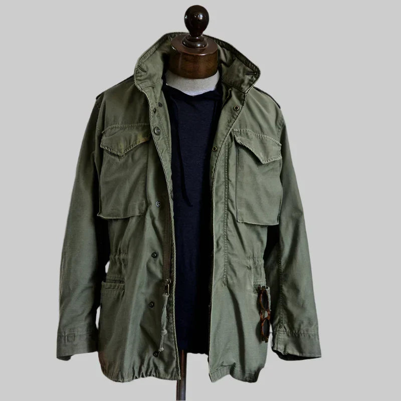 Chaquetas de estilo militar para hombres en diseño clásico de campo